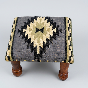 KRAFTERS Pouf carré tufté à la main, style Kilim vintage traditionnel, avec pieds en bois, écologique, pour intérieur/extérieur, décoration de salon - Product Image 1