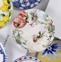 Assiette plate en céramique peinte à la main de 11 pouces, lot de 4 prêts à offrir, motif floral sous glaçure, compatible micro-ondes, style bohème rétro, 8 designs