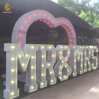 Décoration de fête de mariage, arche en métal en forme de cœur détachable de 8 pieds avec lumières LED RGBW pour les fournitures d'arche de mariage