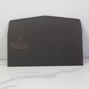 Enveloppe professionnelle personnalisée haut de gamme en papier texturé avec logo en feuille d'or rose, finition mate, pour bijoux, cadeaux et invitations - Product Image 3