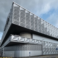 Sistema de Fachada de Aluminio Tallado por CNC, Paneles Metálicos Geométricos 3D, Decoración Arquitectónica, Revestimiento para Centros Comerciales