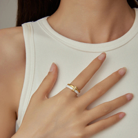 Nouveaux anneaux en acier inoxydable en céramique à deux couches en zircon cubique bijoux de mariage anneaux quotidiens en Zircon pour les amoureux