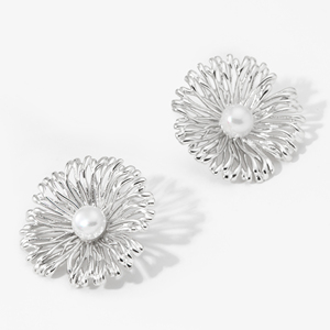 CLIORO Fleur Perle En Acier Inoxydable Boucles D'oreilles Bague Ensemble Plaqué Or Boucles D'oreilles Étanche Hypoallergénique Bijoux pour Femmes - Product Image 4