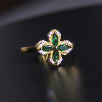 Vente chaude trèfle à quatre feuilles incrusté vert laboratoire cultivé bague en diamant plaqué or doux style bagues bijoux femmes