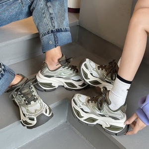 Zapatillas de Estilo Casual con Logotipo Personalizado, Unisex, de Diseño, Modernas y Robustas para Mujer, con Parte Superior de Microfibra, Forro de Algodón y Plataforma - Product Image 1