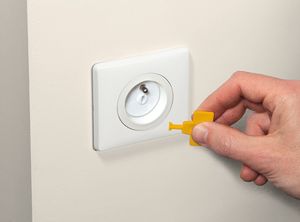 Prises de sécurité européennes en plastique pour la maison avec clé amovible pour les enfants de 6 mois à 4 ans - Product Image 3