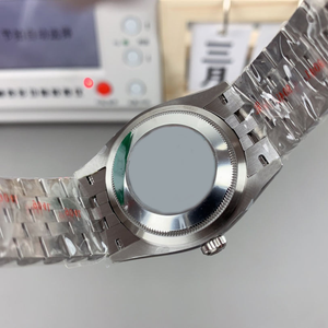 Reloj deportivo para hombre con cara romana verde de versión ultraalta, correa de reloj mecánica de cinco cuentas de acero inoxidable - Product Image 5