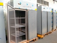 Prix d'usine Réfrigérateur de cuisine pour restaurant commercial à 4 portes Congélateur vertical en acier inoxydable Équipement de cuisine