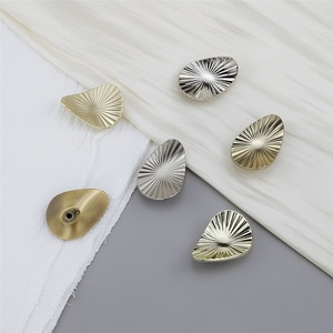 Poignée de meuble moderne en alliage de zinc, motif coquille, forme goutte d'eau, à trou unique, pour tiroir, commode, armoire, finition rétro de luxe léger - Product Image 4
