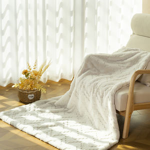 ผ้าห่มขนแกะนุ่มหรูหราขายส่ง 100% โพลีเอสเตอร์ สำหรับฤดูหนาว ผ้าห่มนวมขายดี สำหรับคลุมเตียงพักผ่อน - Product Image 6