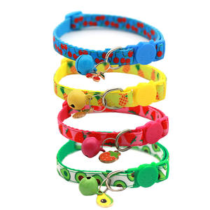 Nuevo lindo <span class=keywords><strong>Collar</strong></span> de gato características reflectantes poliéster impreso campana fruta colgante mascota pegatina Color caramelo botón hebilla cierre pequeño - Product Image 2