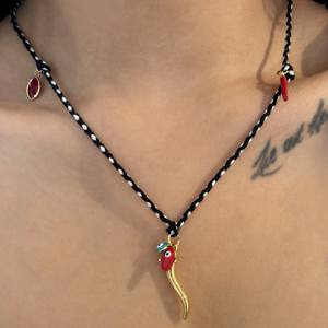 Collier de fête en acier inoxydable plaqué or 18 carats avec logo personnalisé, chaîne fouet et perles, vente en gros - Product Image 3