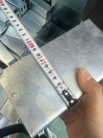 Base de poteau en aluminium traité thermiquement, antirouille, bon marché, en gros, pour clôtures de sécurité et utilisation sur les chantiers de construction