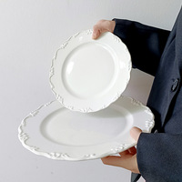 Assiettes de présentation en céramique blanche gaufrée avec bordure ornée, assiettes rondes pour le service du dîner, pour mariage, banquet, fête à domicile