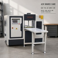 Machine de fraisage de face CNC 3+1 axes pour profilés en aluminium dans les usines de fabrication de fenêtres et de portes