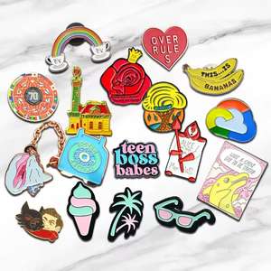 맞춤형 무료 배지 에나멜 핀 금속 깃발 옷깃 리본 철 애니메이션 로고 선물 현대 새겨진 스타일" - Product Image 4