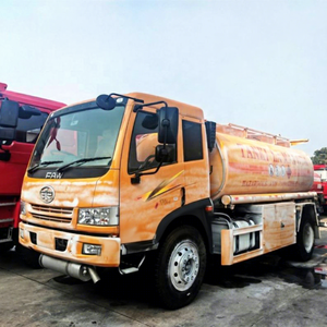 Camion-citerne à carburant diesel Faw 6Cbm à bas prix, camion-citerne à huile 4x2, camion-citerne à vendre - Product Image 4
