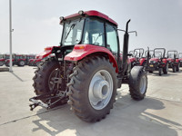 YTO 1204 120PS Landwirtschaftstraktor 4x4 Radtraktor mit Frontlader