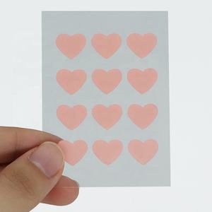 Patchs anti-<span class=keywords><strong>boutons</strong></span> colorés en forme de cœur <span class=keywords><strong>pour</strong></span> <span class=keywords><strong>le</strong></span> <span class=keywords><strong>visage</strong></span> avec logo personnalisé <span class=keywords><strong>sur</strong></span> la boîte - Product Image 2