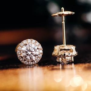 Boucles d'oreilles clous en or massif 14 carats serties de diamants, dos plat, cluster de fleurs, moissanite VVS, bijoux fins, port quotidien - Product Image 3