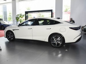 Nouvelle berline haut de gamme Seal 07 DM-i 230KM 200kW PHEV 272PS LHD <span class=keywords><strong>5</strong></span> places 2026 pour BYD - Product Image 2