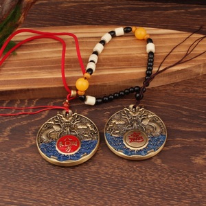 Pendentif Dragon Vintage en Laiton avec Poignée Rotative, Charme de Style Ancien pour Cadeau, Ornement Artisanal Décoratif - Product Image 1