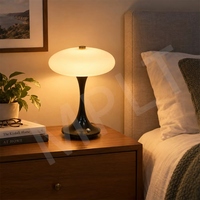 Lampe de table sans fil OEM à chargement par induction, design rétro champignon, lampe de bureau sans fil, lumière décorative pour la maison et la chevet