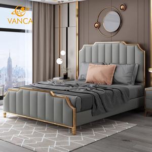 Op Maat Gemaakte Moderne Luxe Kingsize Bed Breed Hoofdeinde Met Goud Roestvrij Staal Fluwelen Stof Slaapkamerbedset Design Meubels - Product Image 1
