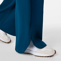 Pantalon de travail médical pour femme de haute qualité, coupe large, long, bleu, en Spandex, évasé avec fente latérale, vente en gros, fabricant de vêtements médicaux