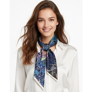 É<span class=keywords><strong>l</strong></span>égant foulard long et fin en soie à imprimé botanique bleu pour femmes, idéal comme cravate pour hôtesses <span class=keywords><strong>de</strong></span> <span class=keywords><strong>l</strong></span>'<span class=keywords><strong>air</strong></span> professionnelles et ruban pour sac à main - Product Image 1