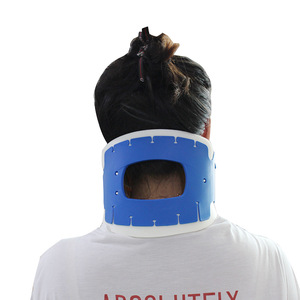 Soporte Ortopédico Ajustable Cuatro en Uno para Cuello Infantil - Protector de Cuello Fijo de Plástico - Product Image 2