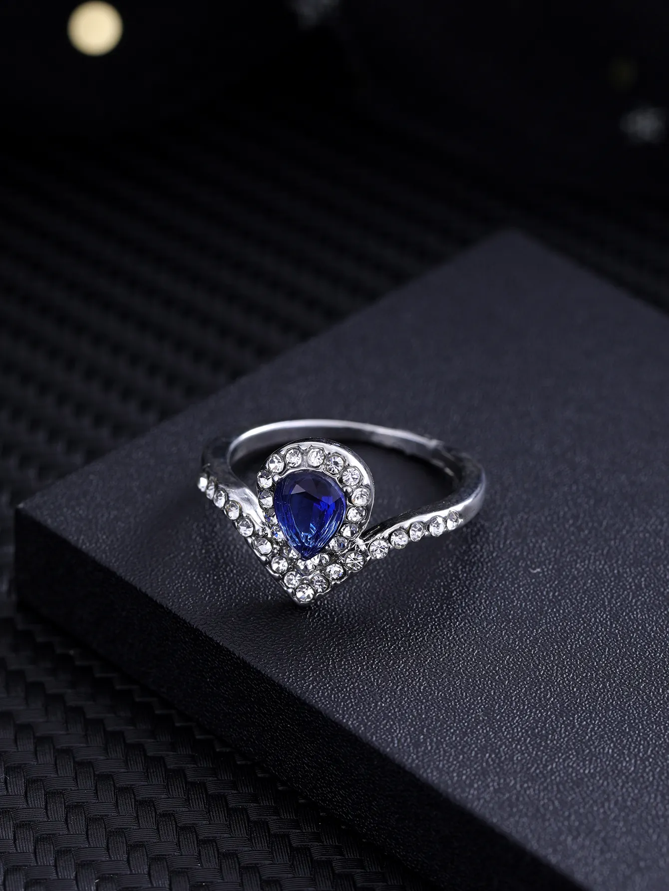 Jewelry European gorgeous fashion wind zircon blue diamond personality casual ladies ring