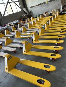 Nouveau transpalette hydraulique manuel <span class=keywords><strong>SYNGE</strong></span> 2000 kg, hauteur de levage 75 mm, roues en PU/Nylon, utilisation intérieure/extérieure, modèle de chariot élévateur Nn-pt01 - Product Image 4