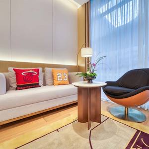 Ensemble de mobilier hôtelier commercial moderne : lit en bois, tête de lit capitonnée, tables de chevet – Idéal pour chambre d'hôtel 5 étoiles ou appartement - Product Image 6