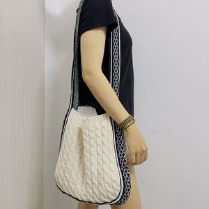 Nuova Borsa a Tracolla Casual alla Moda <span class=keywords><strong>2023</strong></span>, Grande Capacità, Fatta a Mano all'Uncinetto, Chiusura con Cerniera, in Poliestere e Pelle PU, Personalizzabile per Donne - Product Image 2