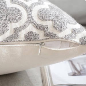 Personnalisation d'usine <span class=keywords><strong>originale</strong></span> géométrique brodé taie d'oreiller plusieurs options de couleur à la main broderie <span class=keywords><strong>housse</strong></span> de coussin - Product Image 6