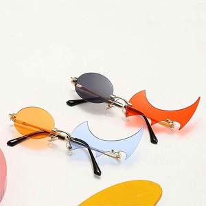 Lunettes de soleil unisexes vintage tendance 2021, verres transparents effet océan, forme flamme irrégulière, sans monture, protection UV400 - Product Image 4