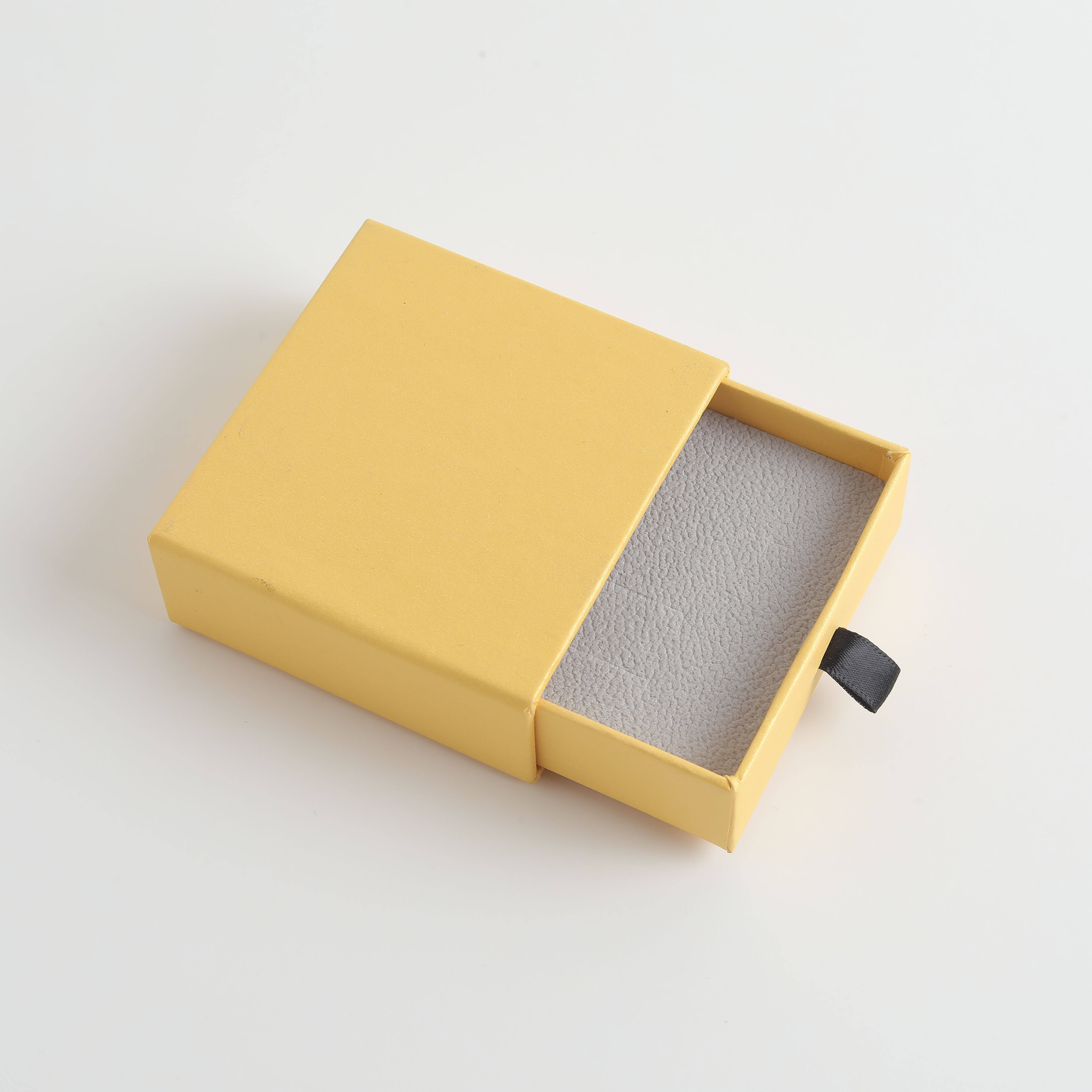 สีเหลือง