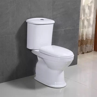 Ensemble de salle de bain en céramique deux pièces avec toilettes intégrées