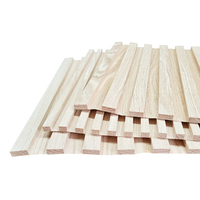 Panneaux muraux européens modernes en bois massif 3D flexibles, insonorisants, avec un design cannelé et une surface Alpi pour usage domestique