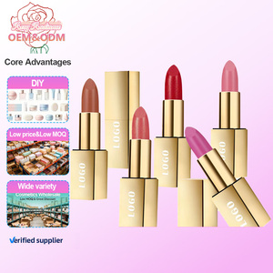 Rouge à lèvres scintillant en tube doré de luxe, marque privée, hautement pigmenté, végan, imperméable, faible MOQ, livraison rapide, maquillage professionnel - Product Image 1