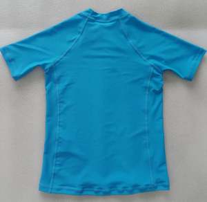 سترة سباحة مخصصة للأطفال والصبيان بأكمام قصيرة وحماية من الأشعة فوق البنفسجية UPF50+، قمصان ركوب الأمواج من النايلون والسباندكس باللون الأزرق السادة - Product Image 2