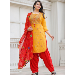 Conjunto de Kurti Patiala Amarillo con Bordado y Borlas, Ropa Étnica, Conjunto de Kurta Recta de Rayón en Venta - Product Image 1