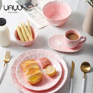 Assiettes de Noël rondes roses attrayantes de qualité supérieure, <span class=keywords><strong>design</strong></span> spécial, <span class=keywords><strong>assiette</strong></span> en céramique pour <span class=keywords><strong>dessert</strong></span> - Product Image 5