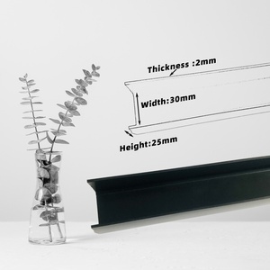 Nhà sản xuất tùy chỉnh đúc nhựa hình chữ <span class=keywords><strong>U</strong></span> cạnh dải Dải PVC hồ sơ niêm phong Dải đa thông số kỹ thuật nhựa hình chữ <span class=keywords><strong>U</strong></span> - Product Image 4