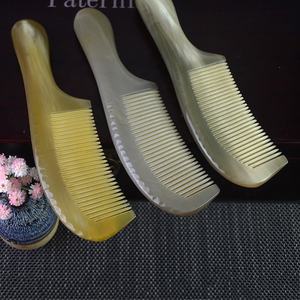100% pettine per capelli in corno di bue naturale raschiante meridiano massaggio antistatico a denti fini lungo con manico in corno di bufalo naturale - Product Image 4