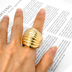 Anillo Grande de Latón de Alta Calidad con Diseño Turco Moderno para Fiestas y Compromisos - Product Image 2