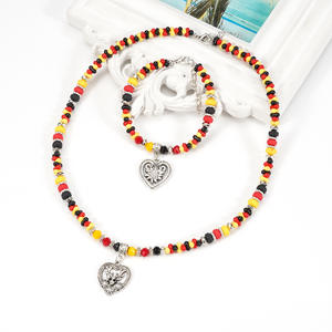 Ensemble collier et bracelet en forme de cœur, bijoux vintage en alliage, accessoire de mode pour femmes pour les soirées - Product Image 2