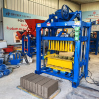 Machine à fabriquer des briques avec mécanisme de réduction de vitesse, briques creuses à deux trous de 8 pouces, 4 pièces
