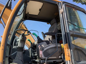 Excavateurs d'occasion Pelleteuse sur pneus Hyundai 150lc-9 15 tonnes 17 tonnes 16 tonnes pelleteuse d'occasion peinture originale Hyundai à vendre - Product Image 5